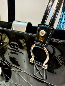 Bag in black and silver leather