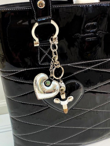 Bag in black and silver leather