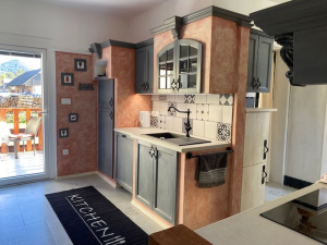 Stilni ročaj za pohištvo srebrni Hexa vijaki