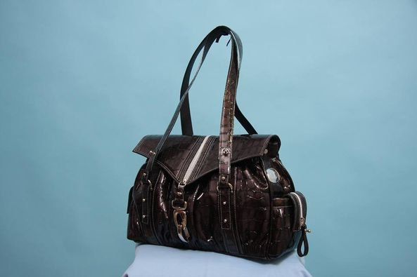 Leather bag in imitation crocodile skin