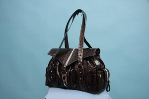Leather bag in imitation crocodile skin