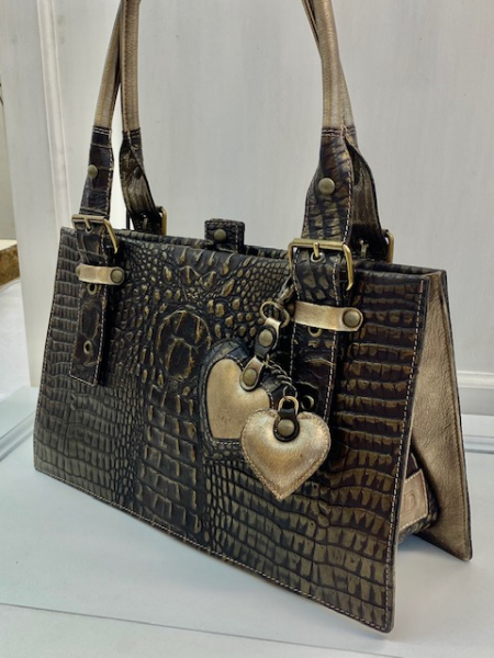 Leather bag in imitation crocodile skin and the color of old gold SOLD OUT