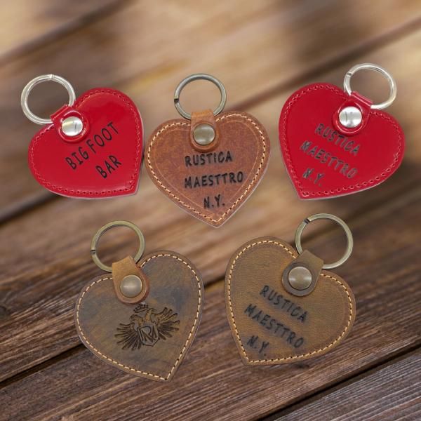Keyring leather heart engraving