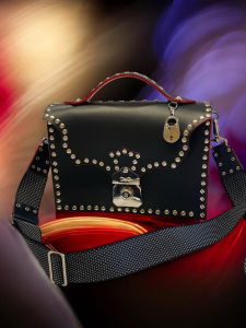 Slovenska unikatna usnjena crossbody torbica z neti