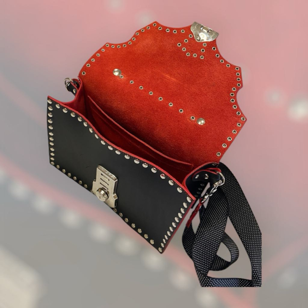 Slovenska unikatna usnjena crossbody torbica z neti