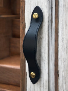 Usnjeni pohištveni ročaji www.dddesign.live